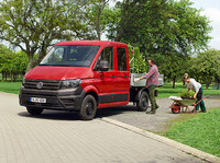 <p>Flexibler und wirtschaftlicher als Doppelkabinen mit Pritsche sind im GaLaBau kaum 3,5-Tonner zu finden. Sie bringen Mannschaft und Material gemeinsam…</p>