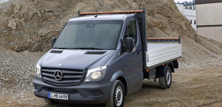 Als erstes Fahrzeug im Transporter