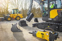 <p>Zum Baggern alleine sind sie fast zu schade: Kompaktbagger der Fünf-Tonnen-Klasse können sich vielfältig einbringen. Die Maschinen sind heute kräftig…</p>