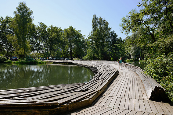 Tadashi Kawamata (*1953):