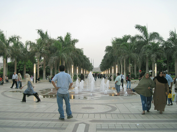 Von Palmen gesäumte Al-Azhar-Prom