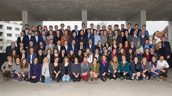 Die stolze ZHAW-Diplomklasse