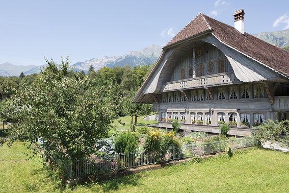 Haus mit Bauerngarten im