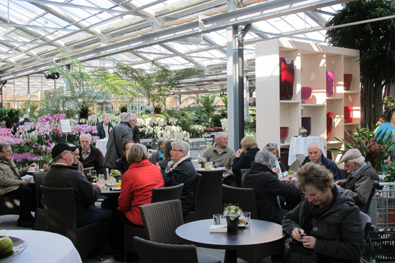 Café und Marktplatz.